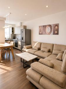 FEEL at HOME 1