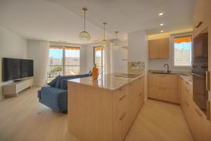 La Mer - Chic Riviera Apartment - Walk to Croisette