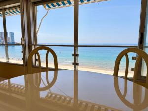 Beachfront Apartment for 6, 3 Bathrooms, Levante Beach