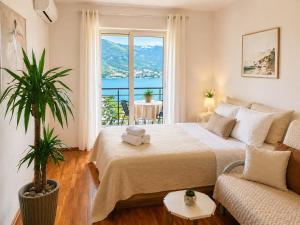 Panoramic Sea and City View Apartment with Terrace Budva