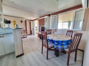 MH218 Mobil-home, CLIM, Piscines, 2km plages