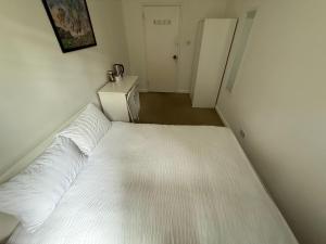 Warren Street 6 Bedrooms Entire House