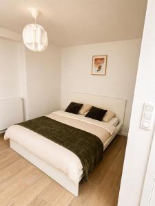 Bright Designer Apartment Sint-Niklaas Center