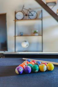 Lescarpin - Billiards - Historic
