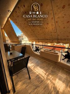 Casa Blanco Metro Port Suites
