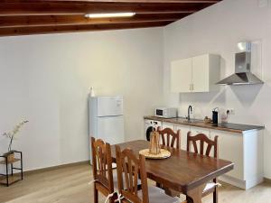 La casita del almacigo I by Sydney