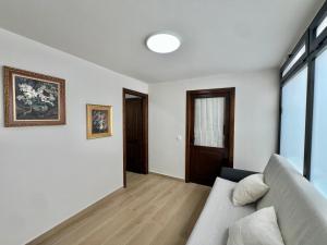 La casita del almacigo I by Sydney