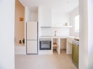 Bright apartment 1 minute from the beach