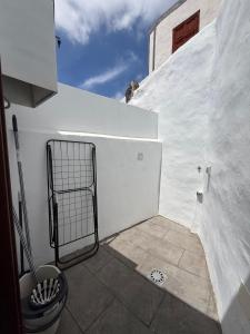 La casita del almacigo I by Sydney