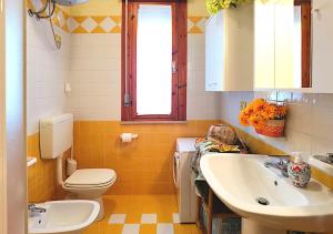 Villaggio Olimpia-Perseo, with a large wooded park, 3 swimming pools, tennis courts and a bar