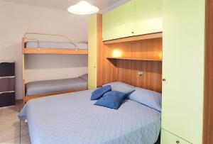 Villaggio Olimpia-Perseo, with a large wooded park, 3 swimming pools, tennis courts and a bar