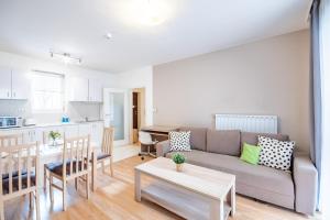 Prime Stay - Bright 2 Bedroom Family Apartment