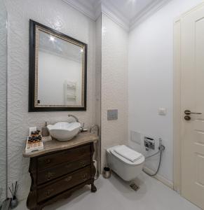 Designer New Central High End 2BR Apartment