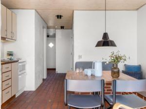 Apartment Edisa - 50m from the sea by Interhome