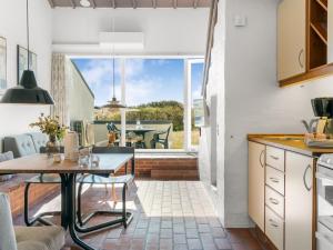 Apartment Edisa - 50m from the sea by Interhome