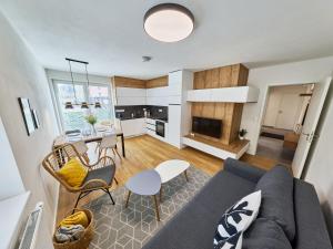 Apartment Chic Mountain Terrace Lounge by Interhome
