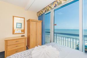 Beachfront Fun Steps to SkyWheel-Yachtsman 1005