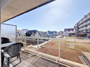 Apartment Cosy @ the beach studio with pool by Interhome