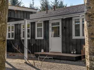 Holiday Home Hughlek - from the sea by Interhome
