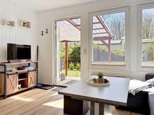 Holiday Home Bungalow 33 by Interhome