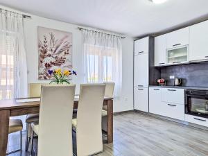 Holiday Home Sara by Interhome
