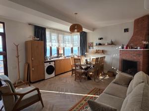 Datvina House Mravaldzali