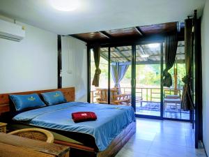 Lake side villa