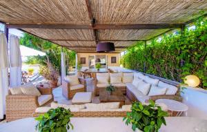 Beautiful Home In Ses Covetes