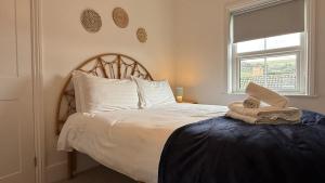 4 Bed, Parking, Large Garden & SurfBike Store