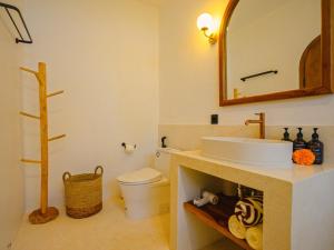 3BR Villa with Rice Field View & Private Pool near Nuanu