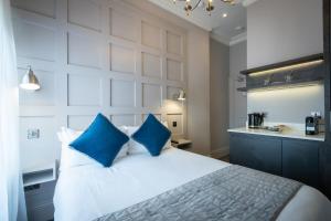 Bright Suite Near Portobello-Comfortable Stay