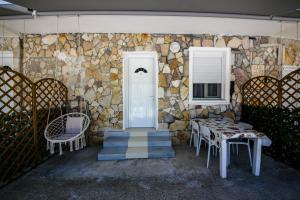 Quiet Blue Guesthouse
