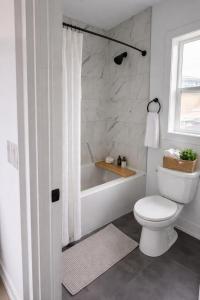 Bright & Cozy 1-bedroom garden suite in Toronto