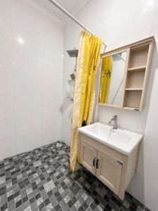 Homestay walking distance to beach with share kitchen