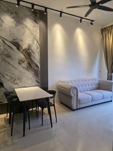 Piccadilly Greentown Lily Residence