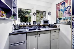 Nutclough Cottage - Log Fire and Valley View