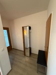 Zentrale Ferienwohnung Bad Zwischenahn mit Balkon & Parkplatz