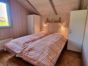 Ferienhaus-zwischen-Wald-und-Meer-mit-Sauna-und-Kamin