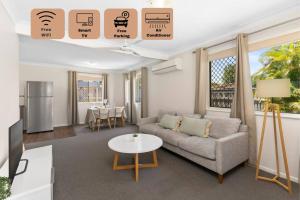 Homely Getaway at Acacia Ridge 2B1B AC1