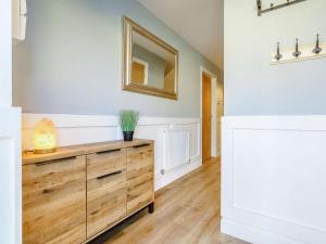 4 Bed in Whitby oc-89533