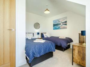 4 Bed in Whitby oc-89533