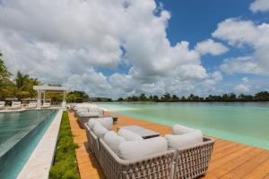 Rooftop Jacuzzi Condo