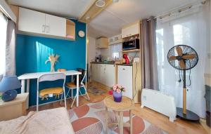 Lovely Stacaravan In La Tremblade