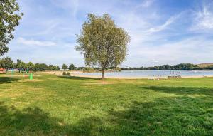 2 Bedroom Nice Home In Voorthuizen