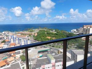 OÁSIS AZUL: Vista Mar no Vibrante Rio Vermelho!