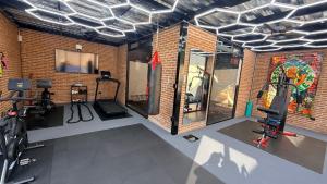 Luxurious 2 Bedroom Ajijic Home - Bikes - Huge Patio - Gym - Pickleball Court