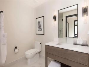 3BR Lockoff Luxury Residence