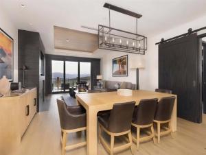 3BR Lockoff Luxury Residence