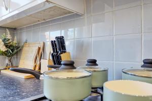 Stylish 3-Bed Home with Garden - Parking - Wi-Fi LMV Property