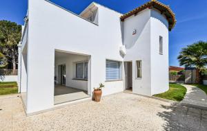 Lovely Apartment In Fontane Bianche With Private Swimming Pool, Can Be Inside Or Outside